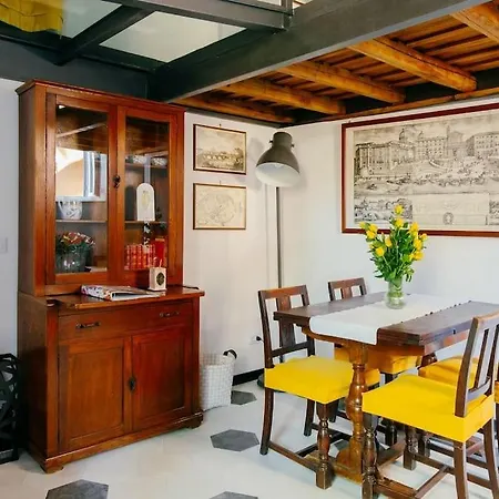 Charming Restored Loft In The Heart Of Trastevere דירה
