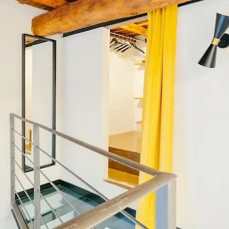Charming Restored Loft In The Heart Of Trastevere דירה *