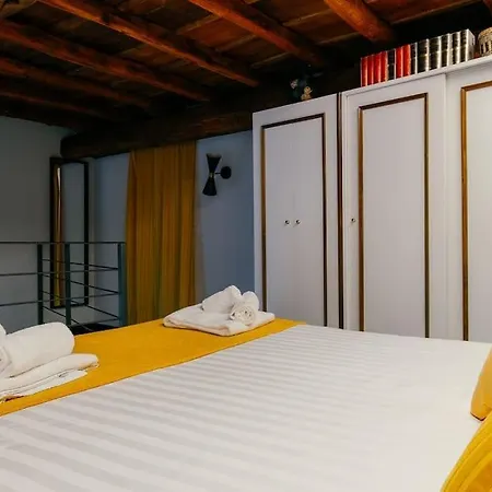 Charming Restored Loft In The Heart Of Trastevere *