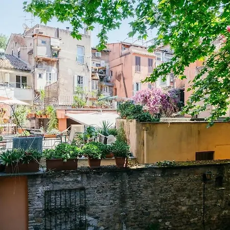Charming Restored Loft In The Heart Of Trastevere * 罗马