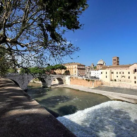 Charming Restored Loft In The Heart Of Trastevere * 罗马